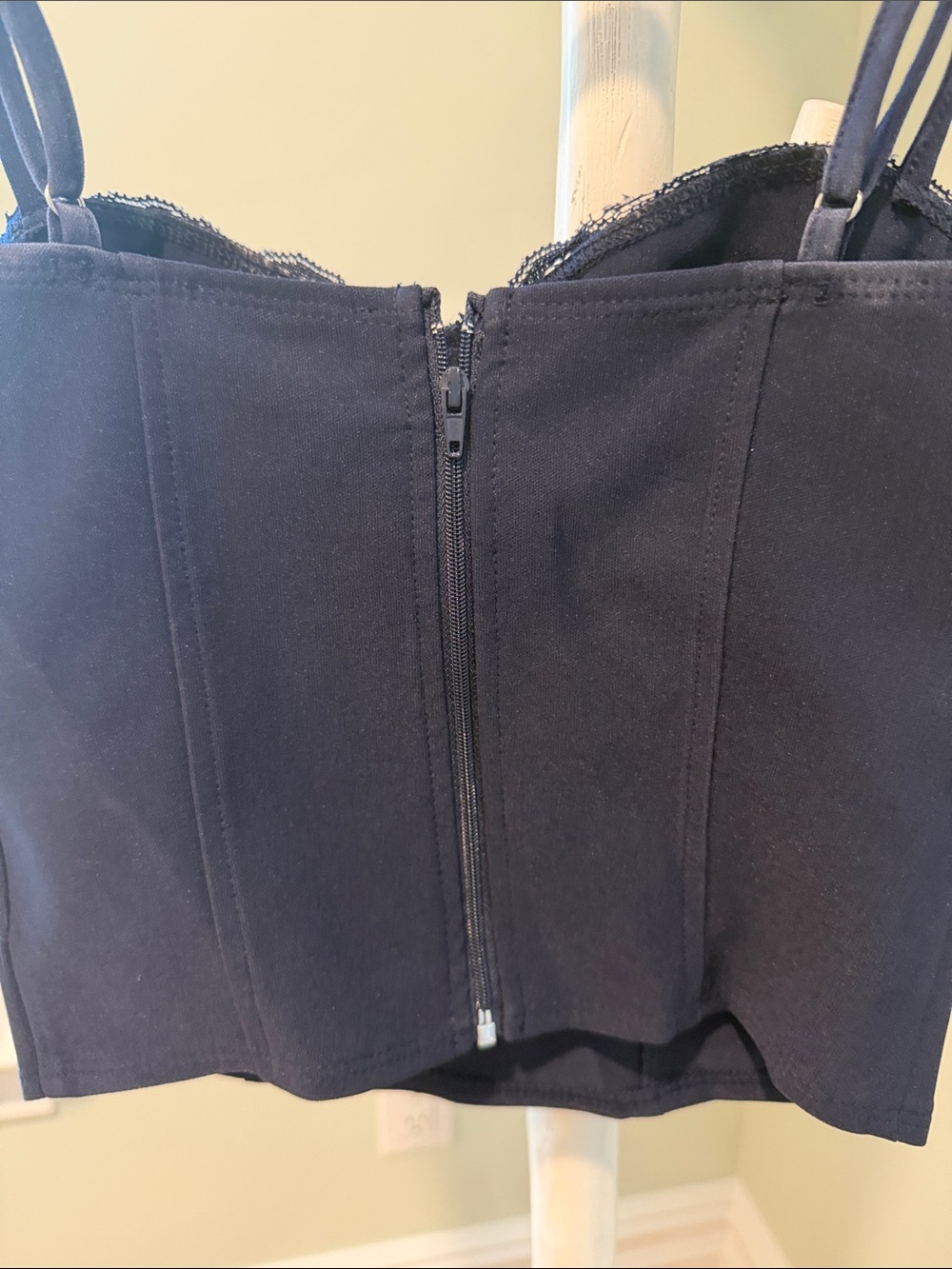 Edikted Maisey Lacey Cupped Corset - Picture 4 of 5